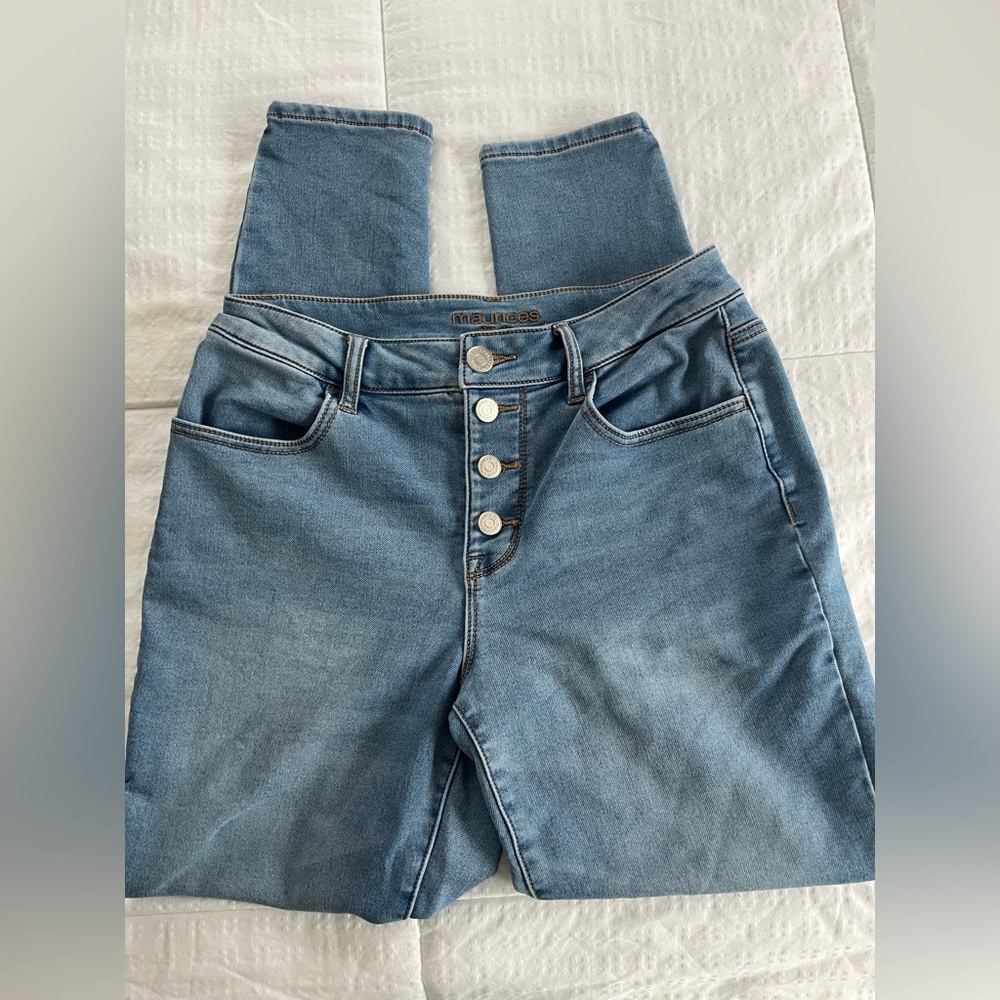 Maurice’s Light Wash Jean Jeggins Medium